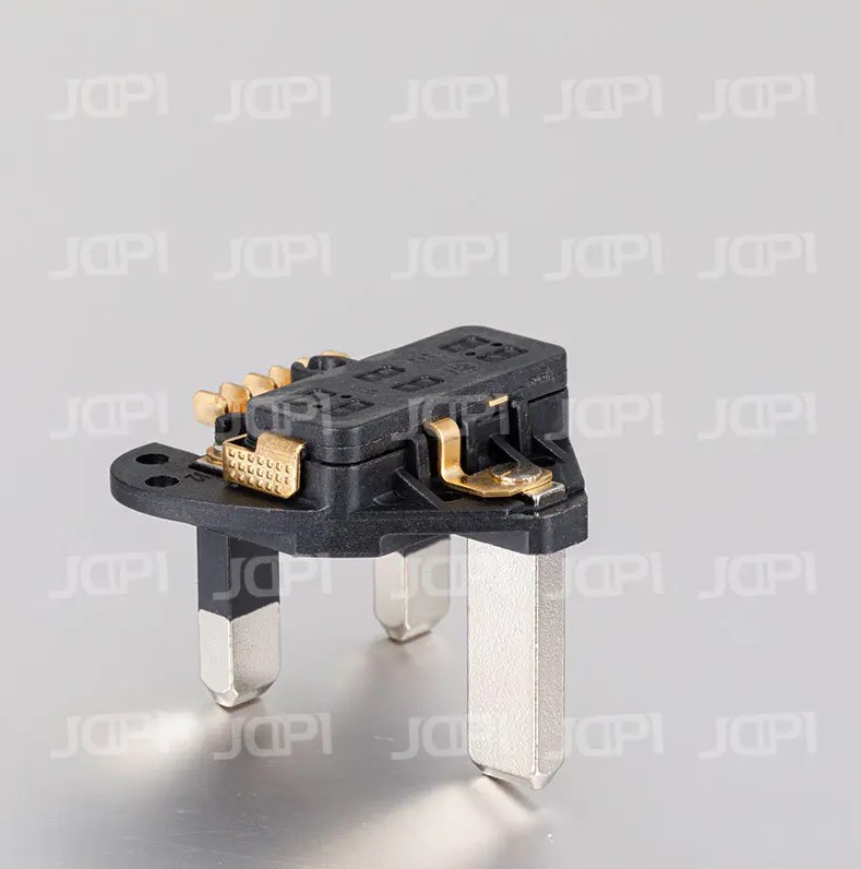 What are the advantages of UK Plug Insert’s A Locking Mechanism for Safety?